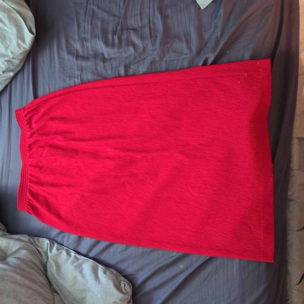 Bright red ❤️ A-line midi skirt!